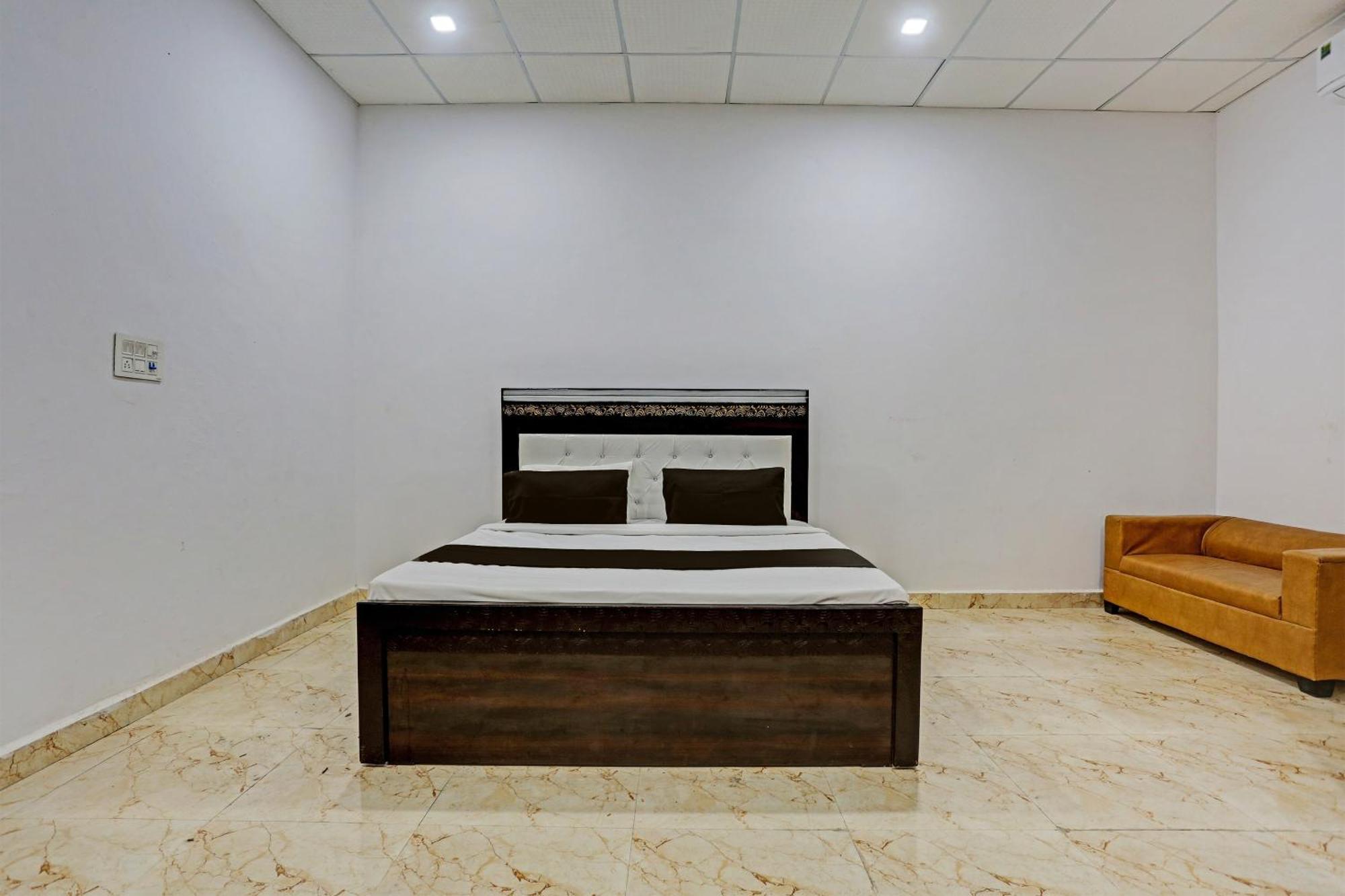 Hotel O Murliwala Wedding Palace And Resort Samalkha Dış mekan fotoğraf